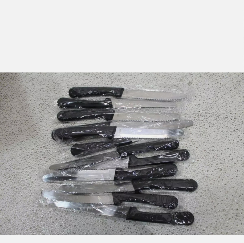 Steak knifes